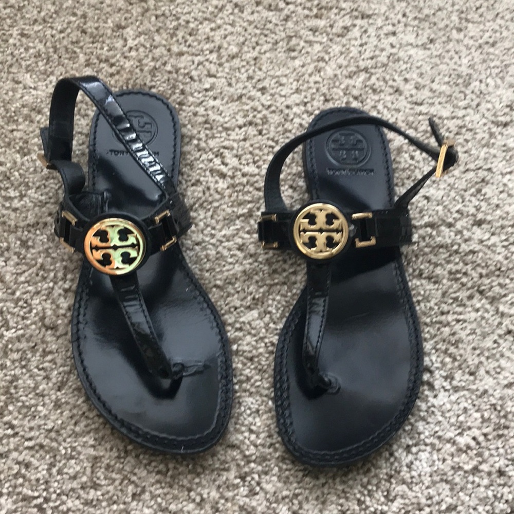 Tory Burch Black Patent Leather Logo Thong Sandals with Gold Medallion